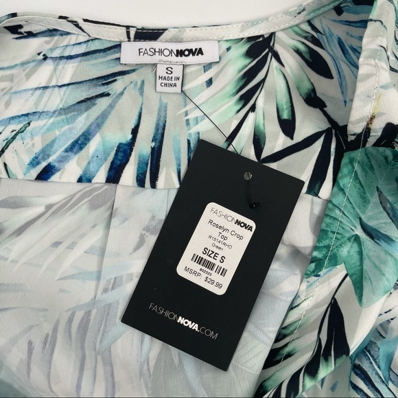 Fashion Nova Rosalyn Tropical Two Piece Set Knot Front Crop Top & Shorts Small S - Picture 7 of 8